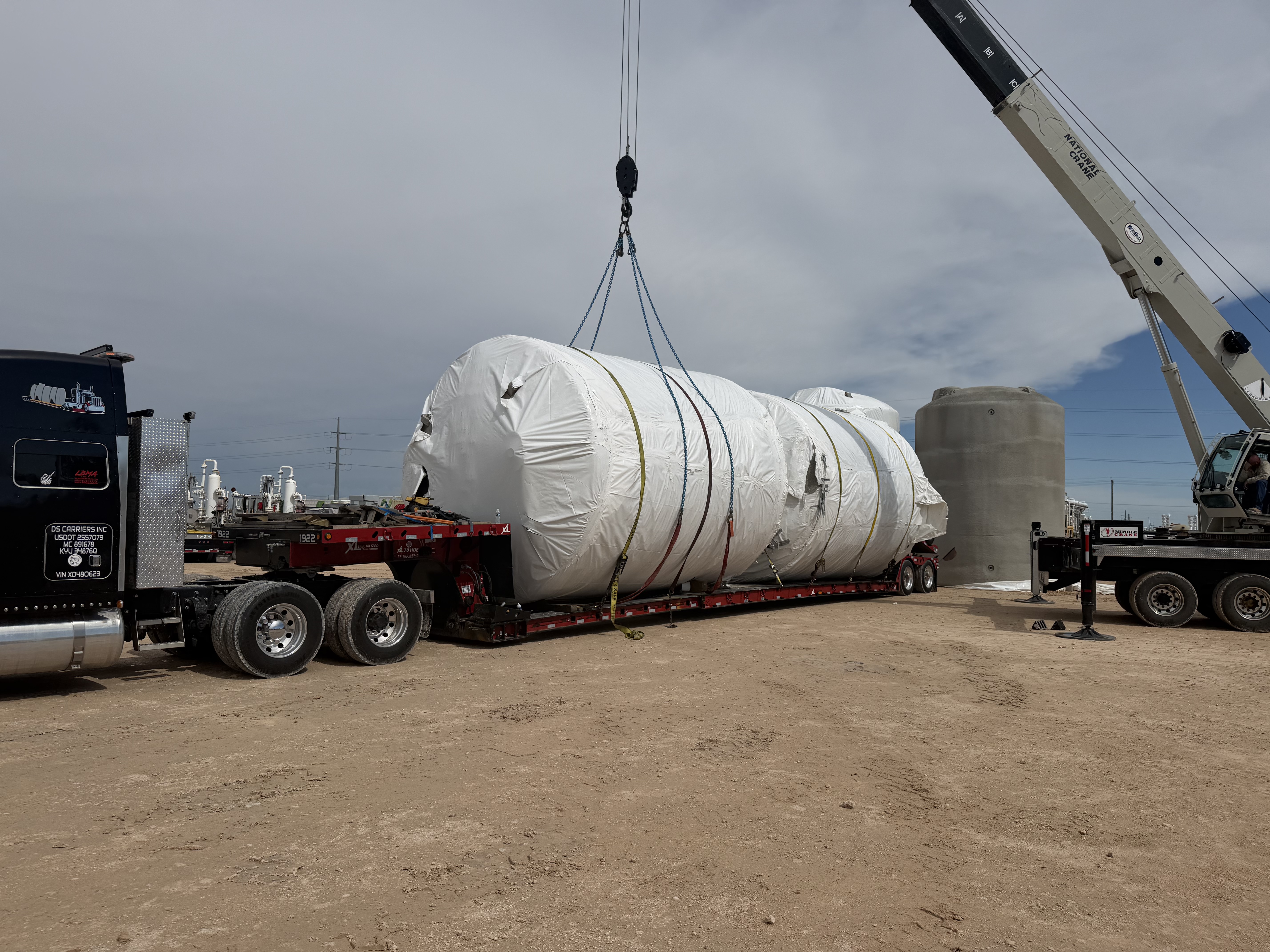 Tank load crane